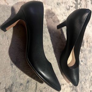 Clarks black heels pump size 8
